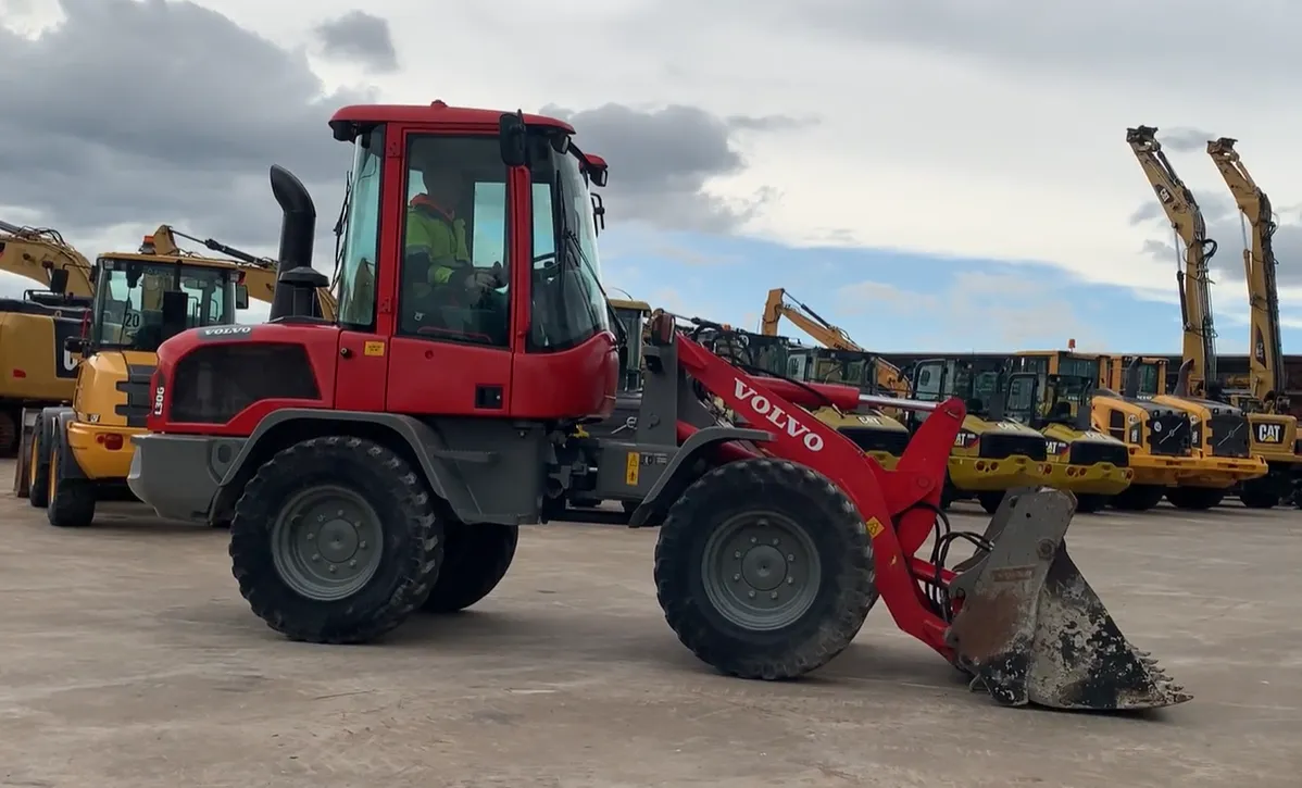 Incarcatoare Frontale L 30 G